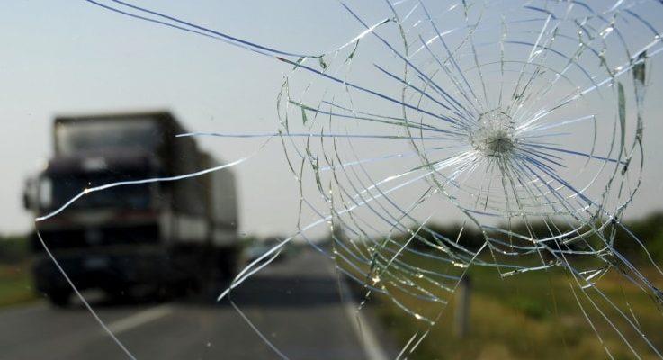 Car windshield repair